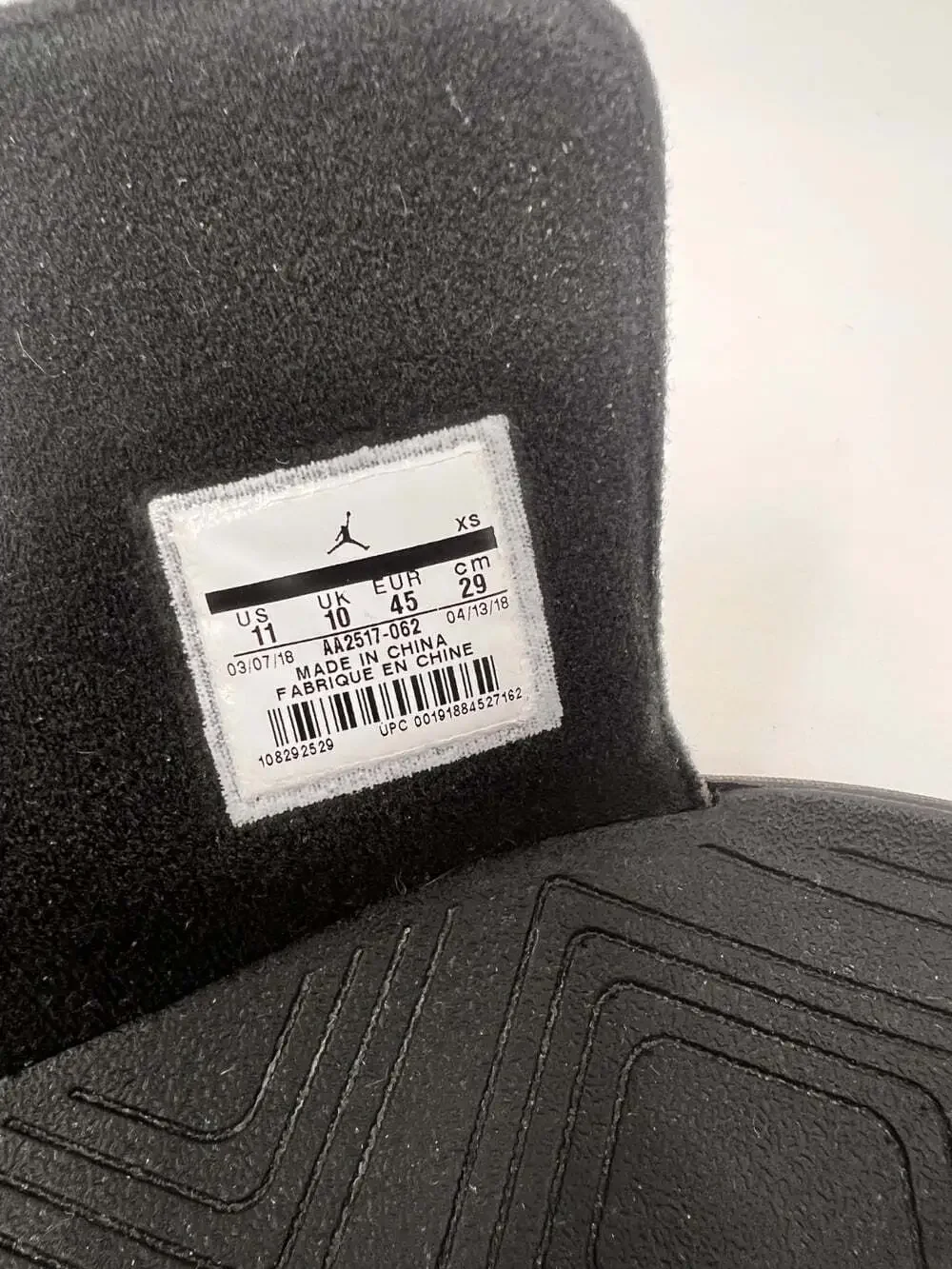 Nike Air Jordan Hydro 7 Bred Slides Black Red Wings Men's Size 11 AA2517-062